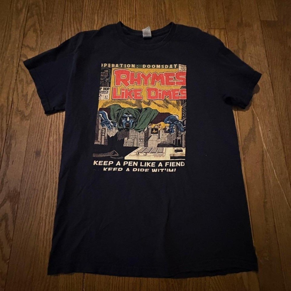 MF DOOM "Operation: Doomsday" Rhymes Like Dimes Comic Art T-Shirt Size‎ Medium
